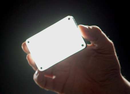 Aputure LED mini videó lámpa bekapcsolava Aputure M9 videó lámpa diffúzorral, bekapcsolava